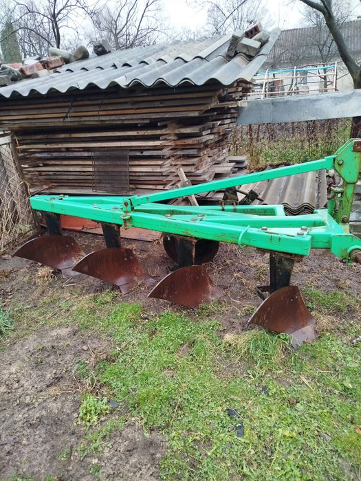 Плуг до трактора