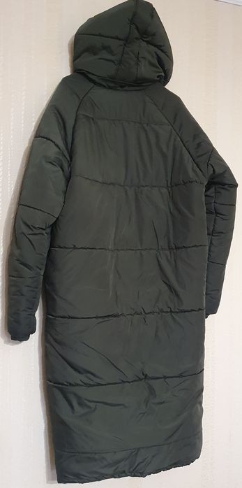 Пуховик жіночий  довгий кольору хакі  утеплений