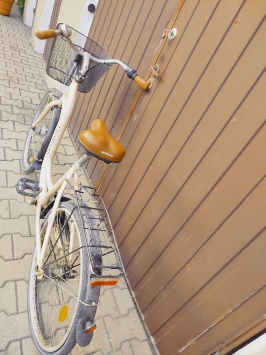 Rower miejski z koszykiem Pilne