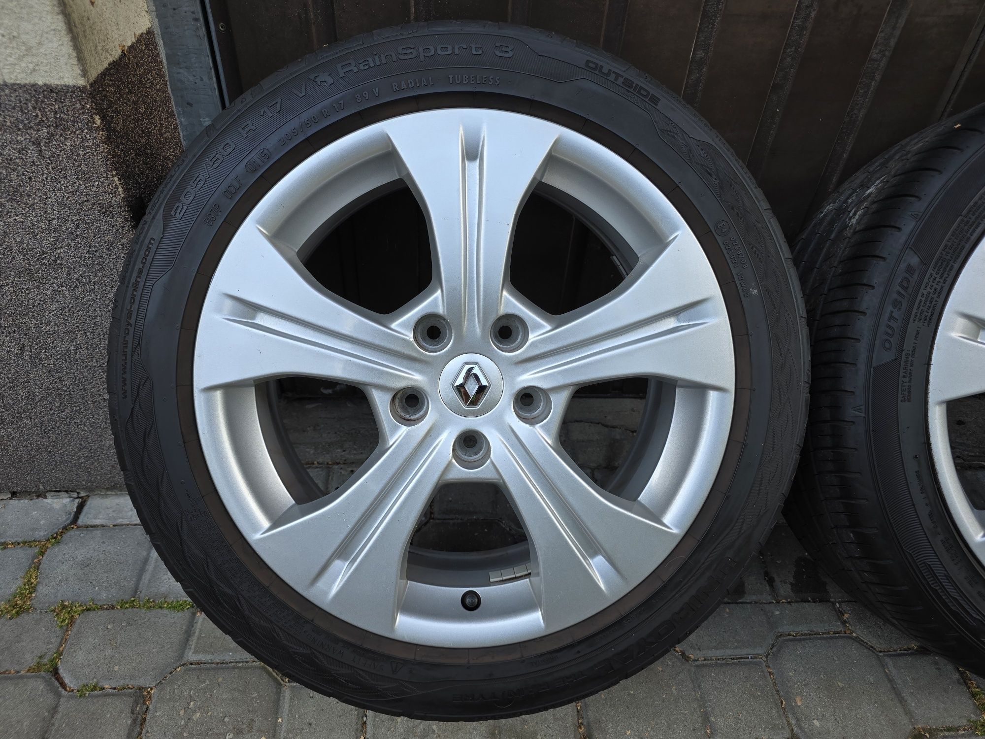 Felgi z oponami 205/50R17 Renault Megane 3 4 5x114,3 Scenic Kangoo III