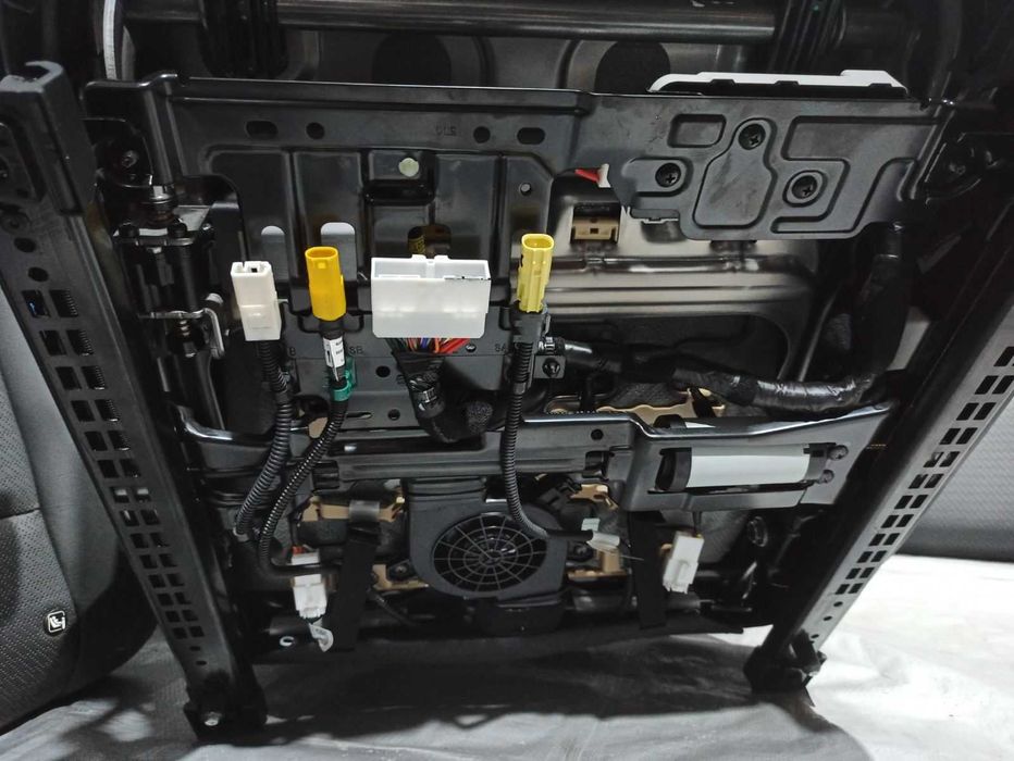 hyundai Kona ev салон сидения комплект подлокотник кресло сидіння