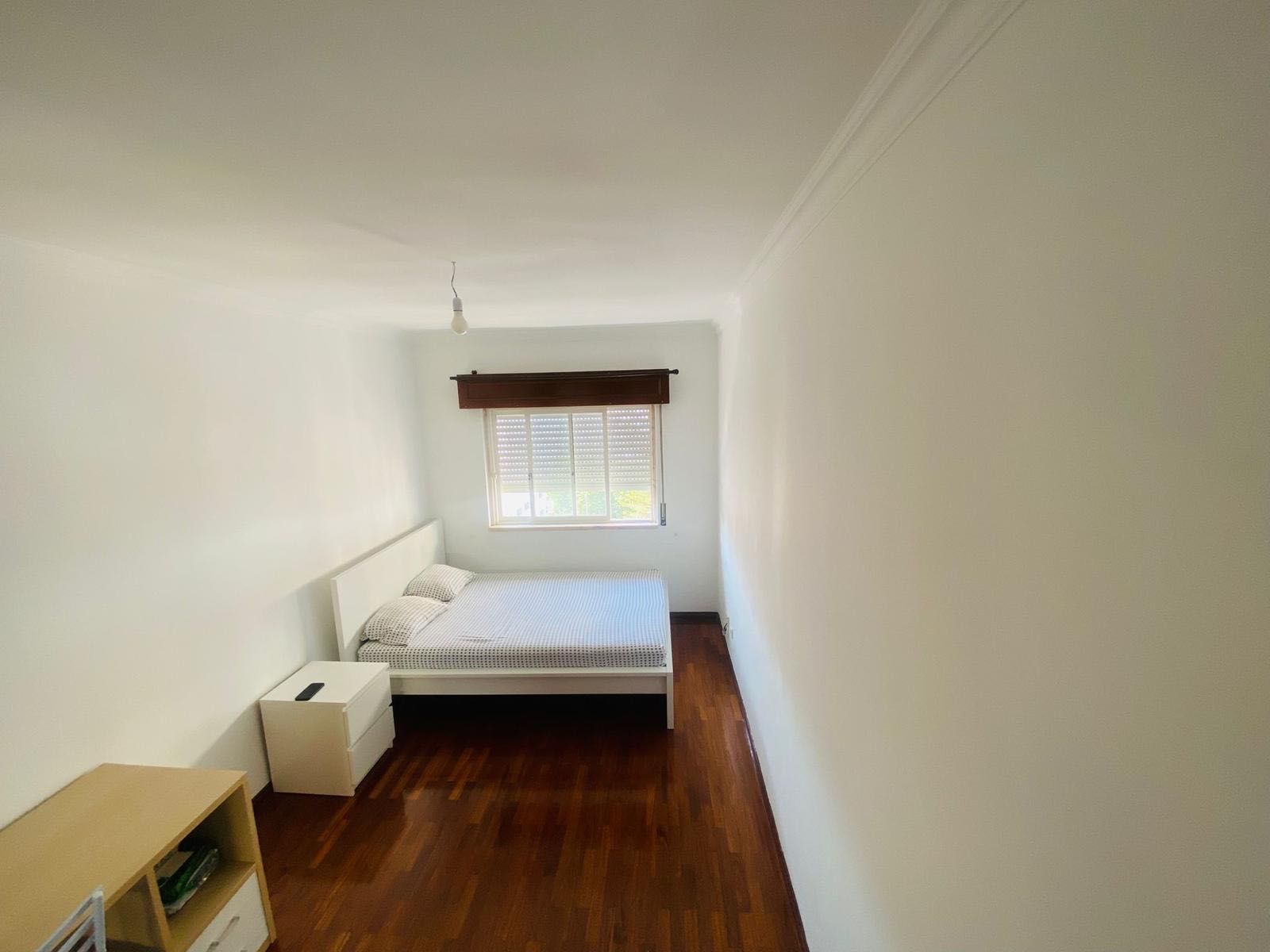 Arrendo Quartos para casal em Cacém