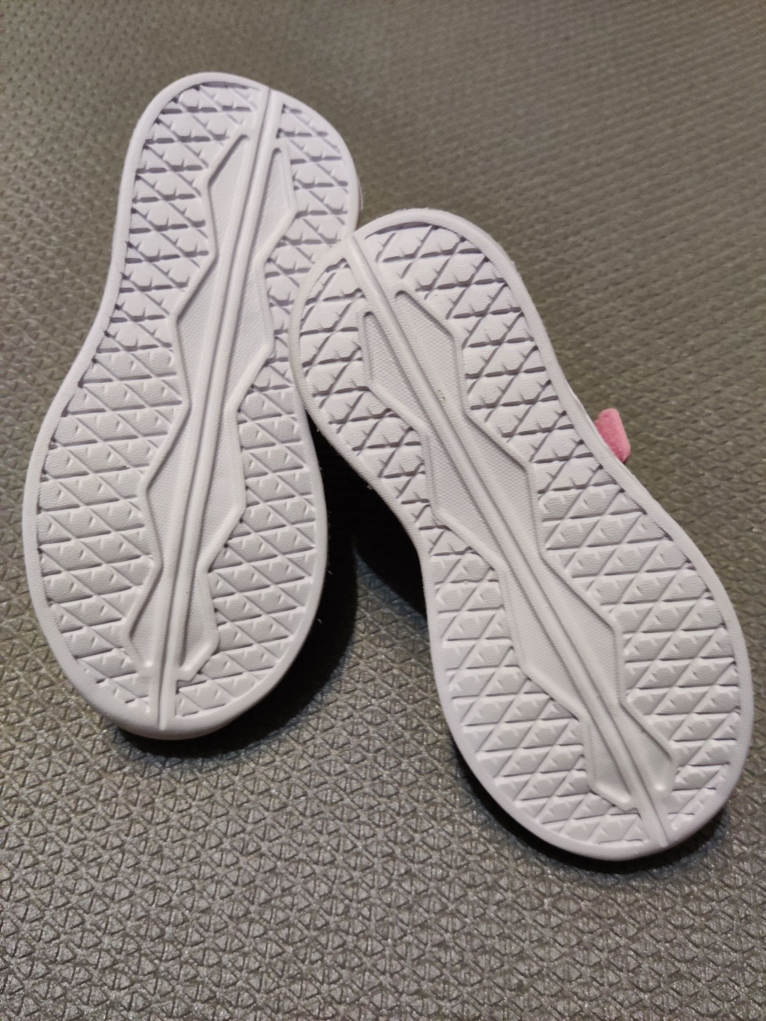 NOWE Buty sportowe połbuty siateczeka rzep rożowe
