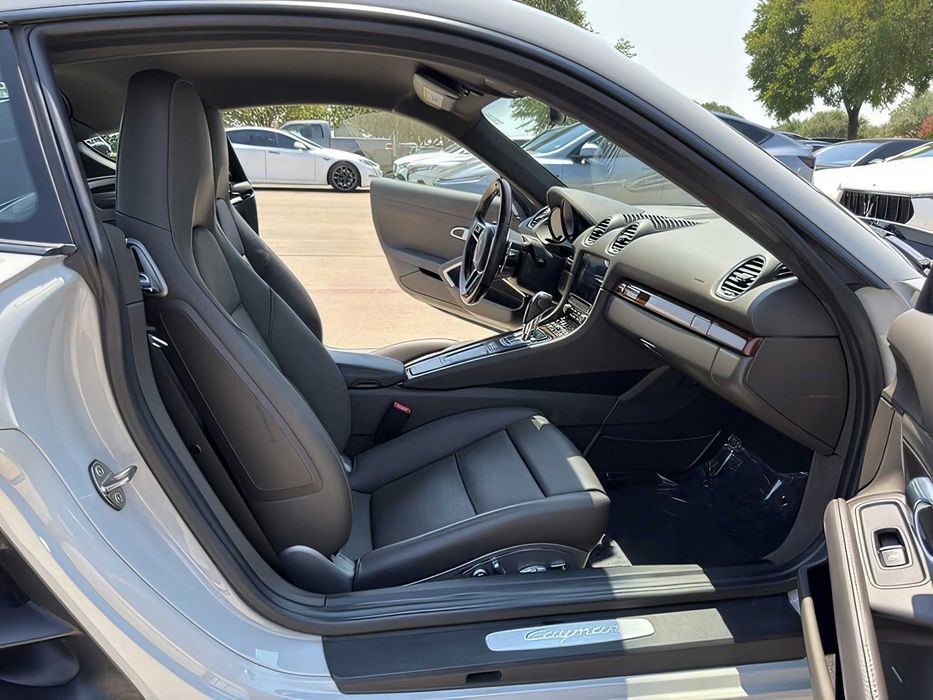 Porsche 718 Cayman      2019