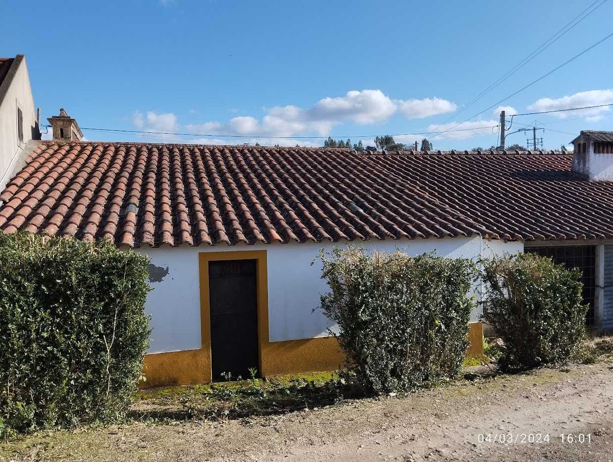 casa bem situada em vale das mós concelho de abrantes