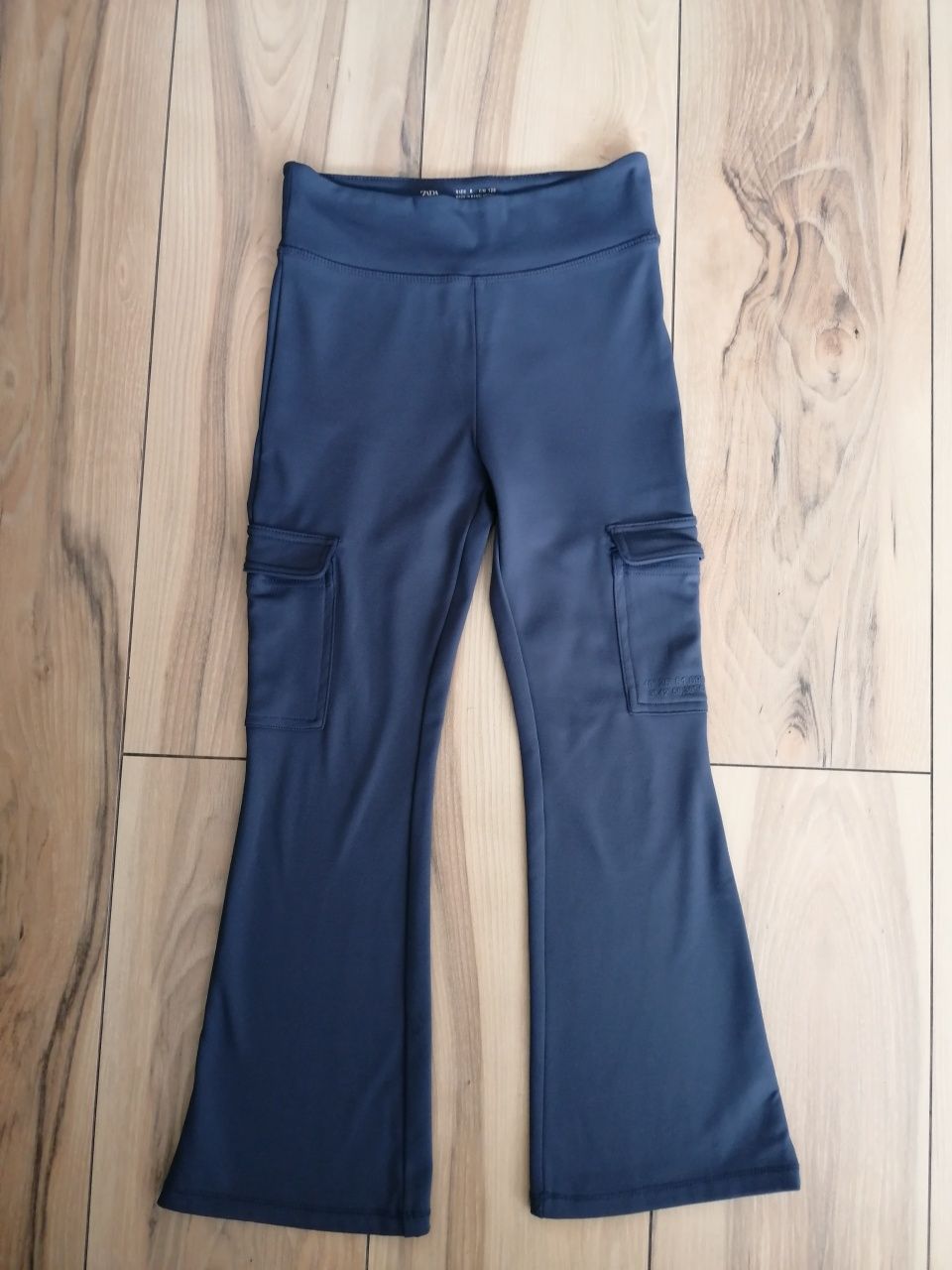 Legginsy rozszerzane Zara 128