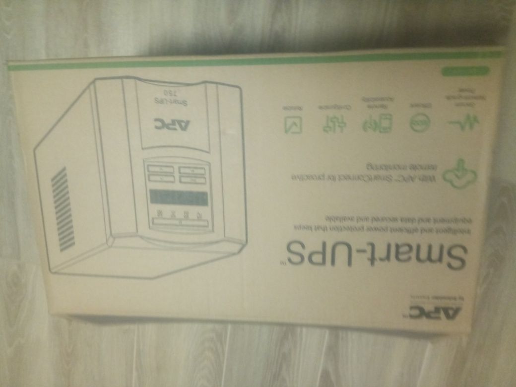 Безперебійники APC Smart Ups 750