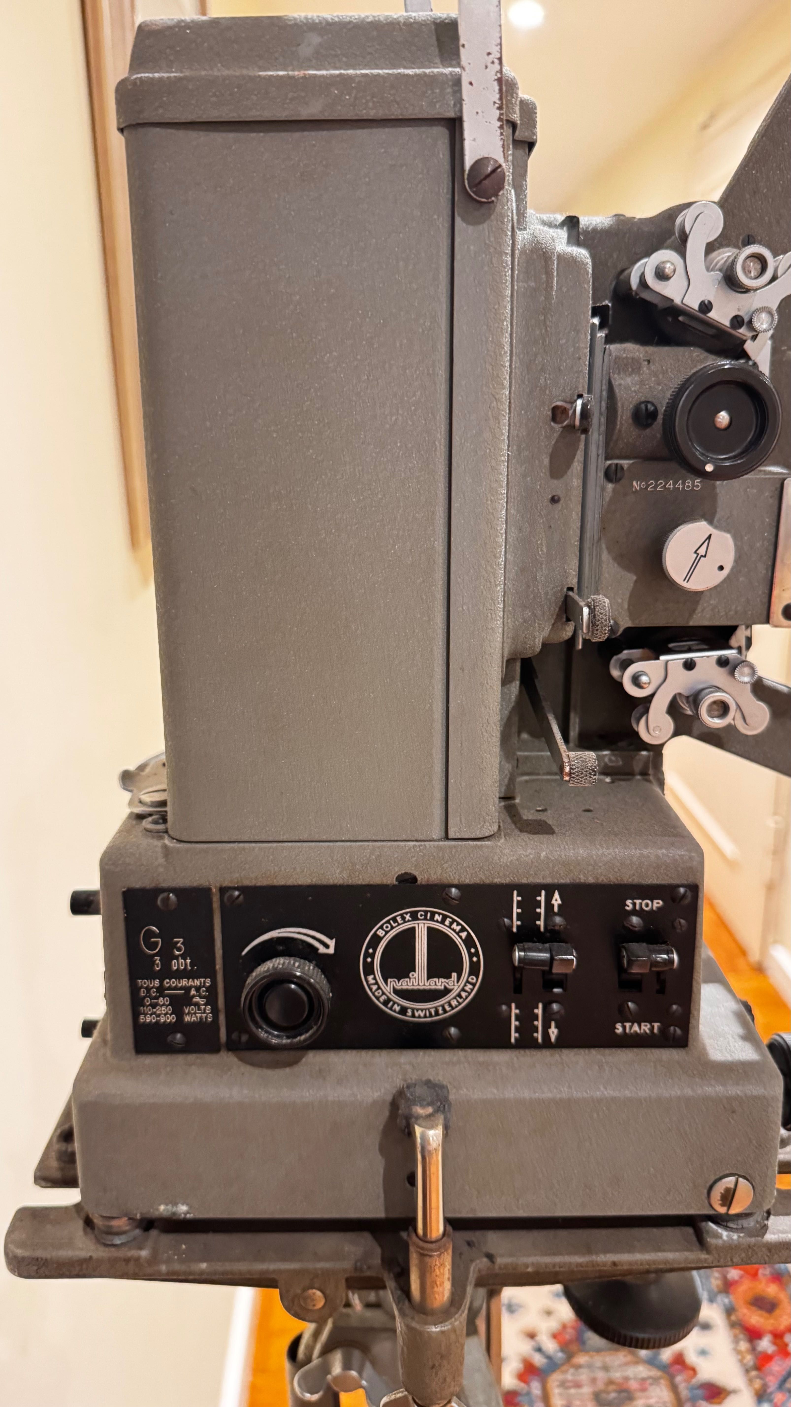 Projetor Vintage Bolex G3 com Tripé