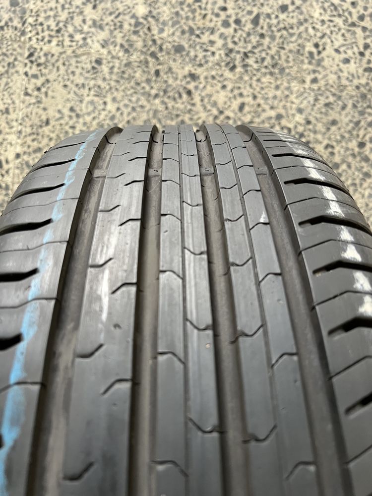 Pneus semi-novos 215/60R16