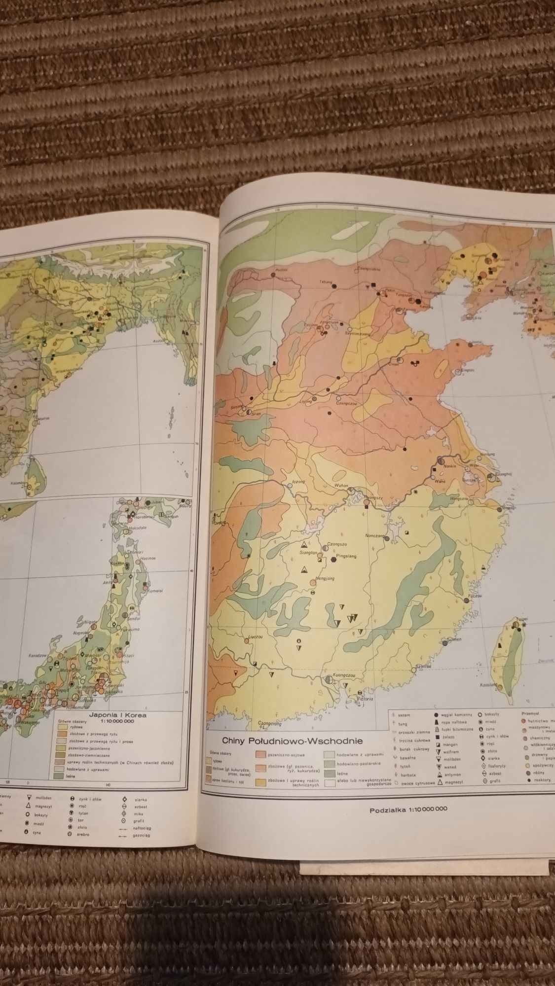 Atlas geograficzny z 1969r.