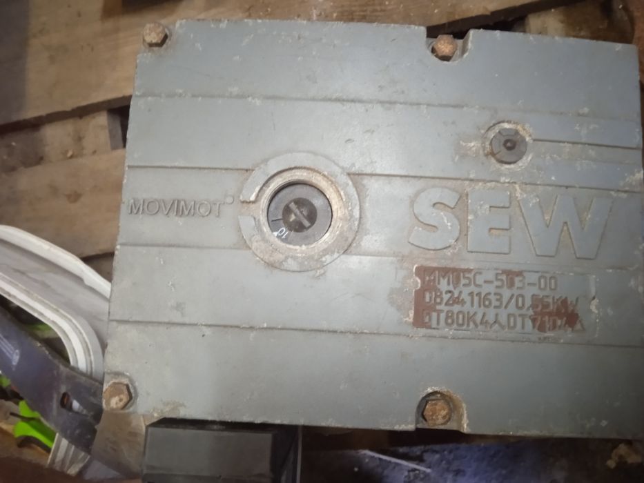 Silniki elektryczny z falownikiem 0.11 kw