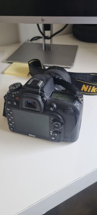 Nikon D7100 com lente 18-200