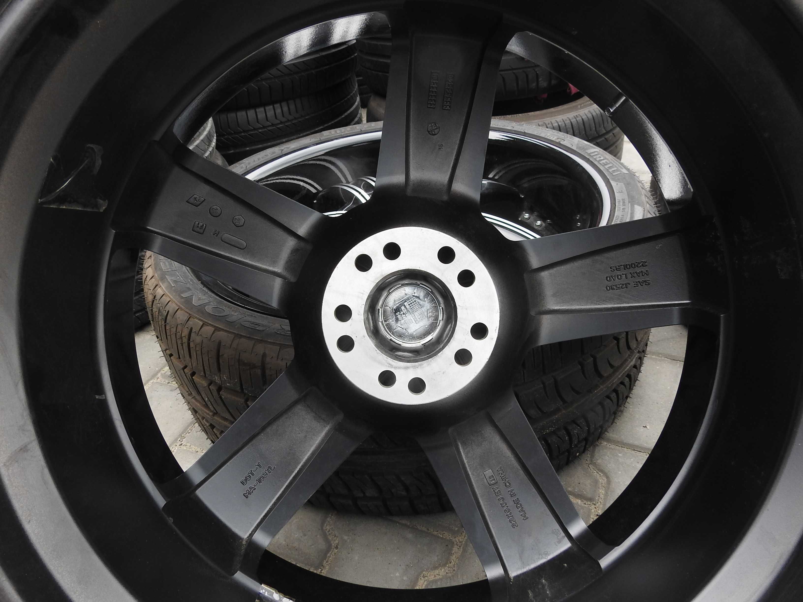 4x Alufelgi 22'' 5x114,3 i 5x120 ET 35 9,5J piasta 74,1mm nowe demo