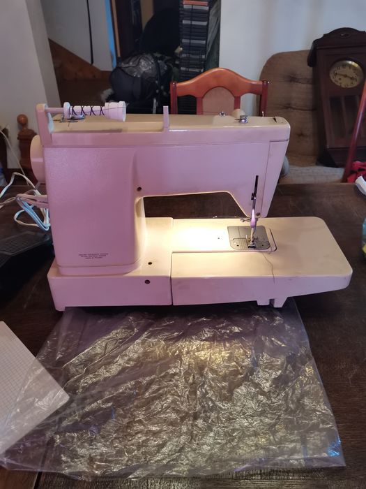 Maszyna do szycia Łucznik 884 walizkowa