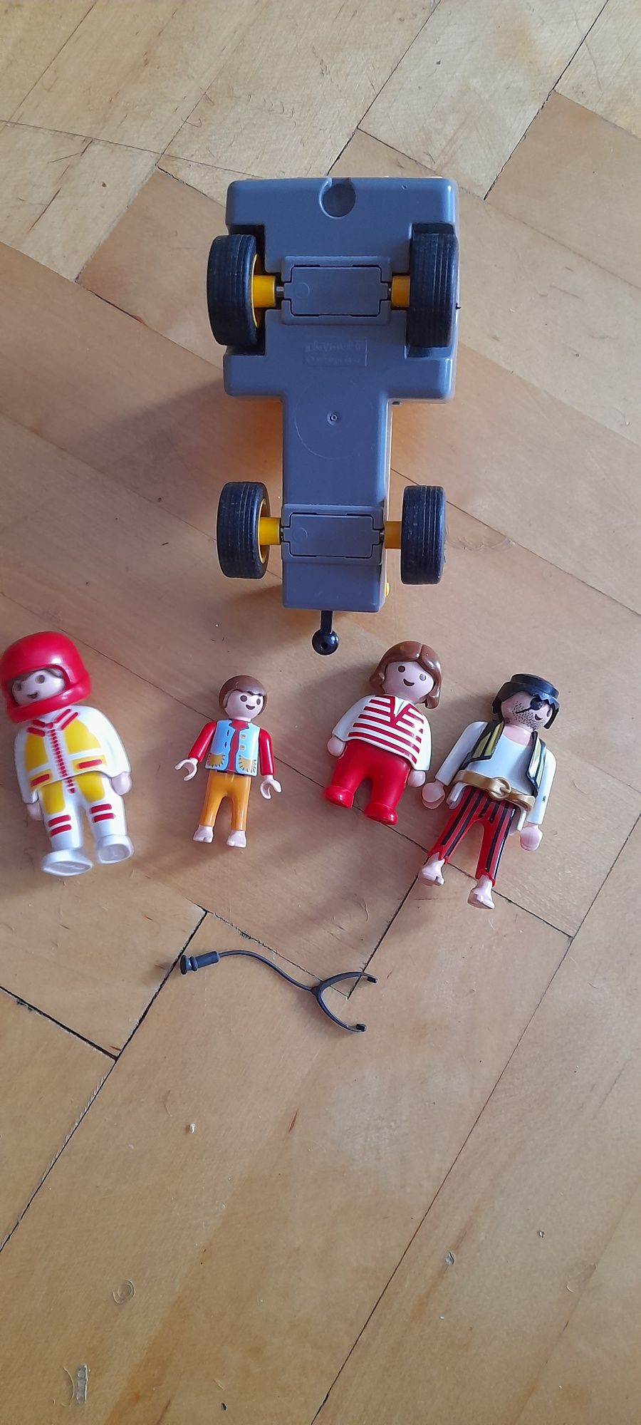 Zestaw Playmobil figurki samochód dinozaur