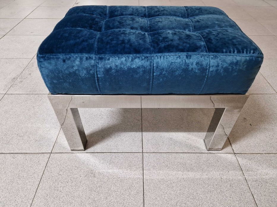 Banqueta em metal e veludo azul como nova