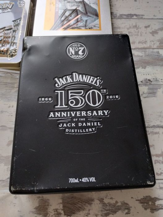 Органайзери металеві жестяні коробки та пластикові