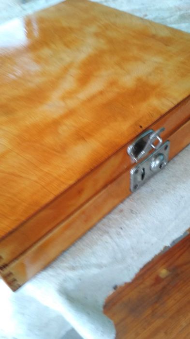 Продам оргонайзер  из фанеры  в  виде дипломата.