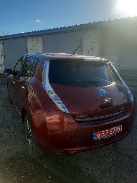 NISSAN LEAF 2012 рік