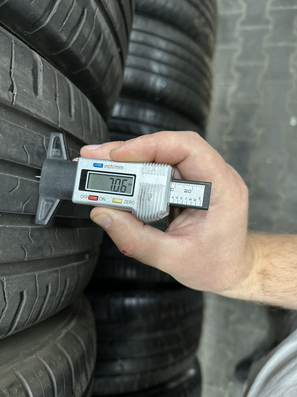 Шини Резина Літо 215/60 R17 96H Continental Conti Eco Contact 5