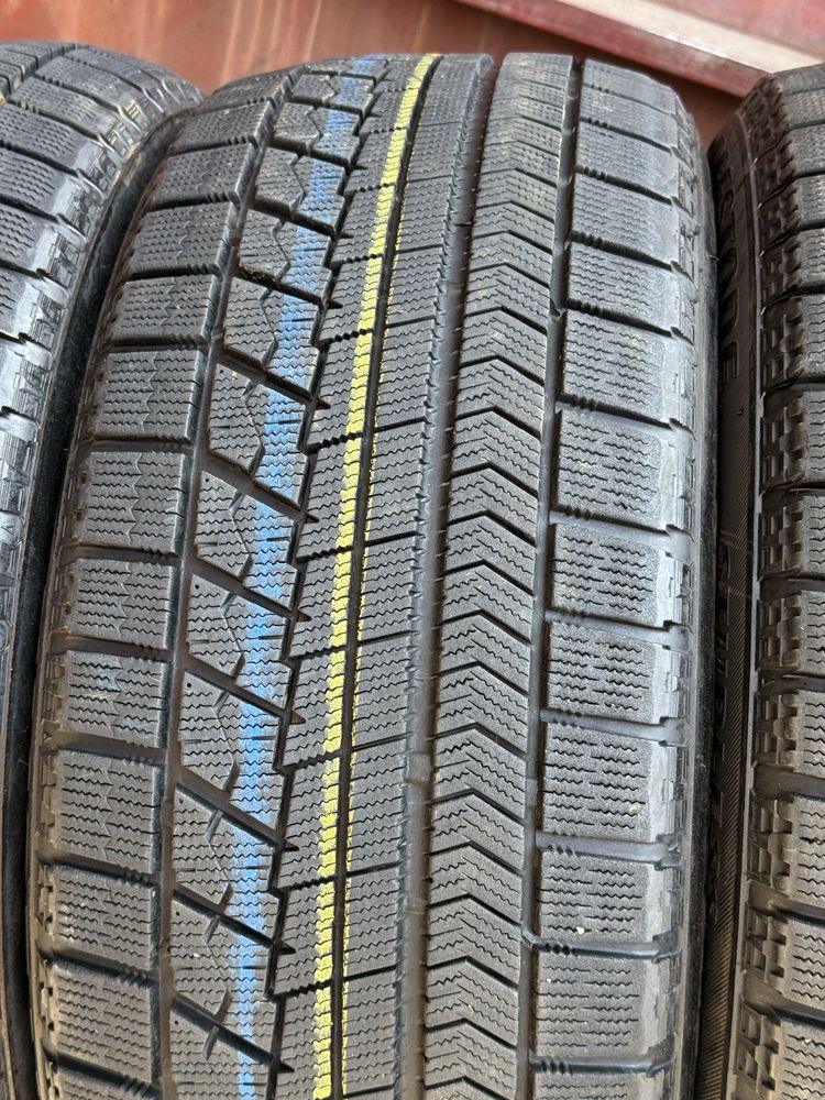 Шины БУ 235 50 R 18 Bridgestone Blizzak VRX резина зима Япония