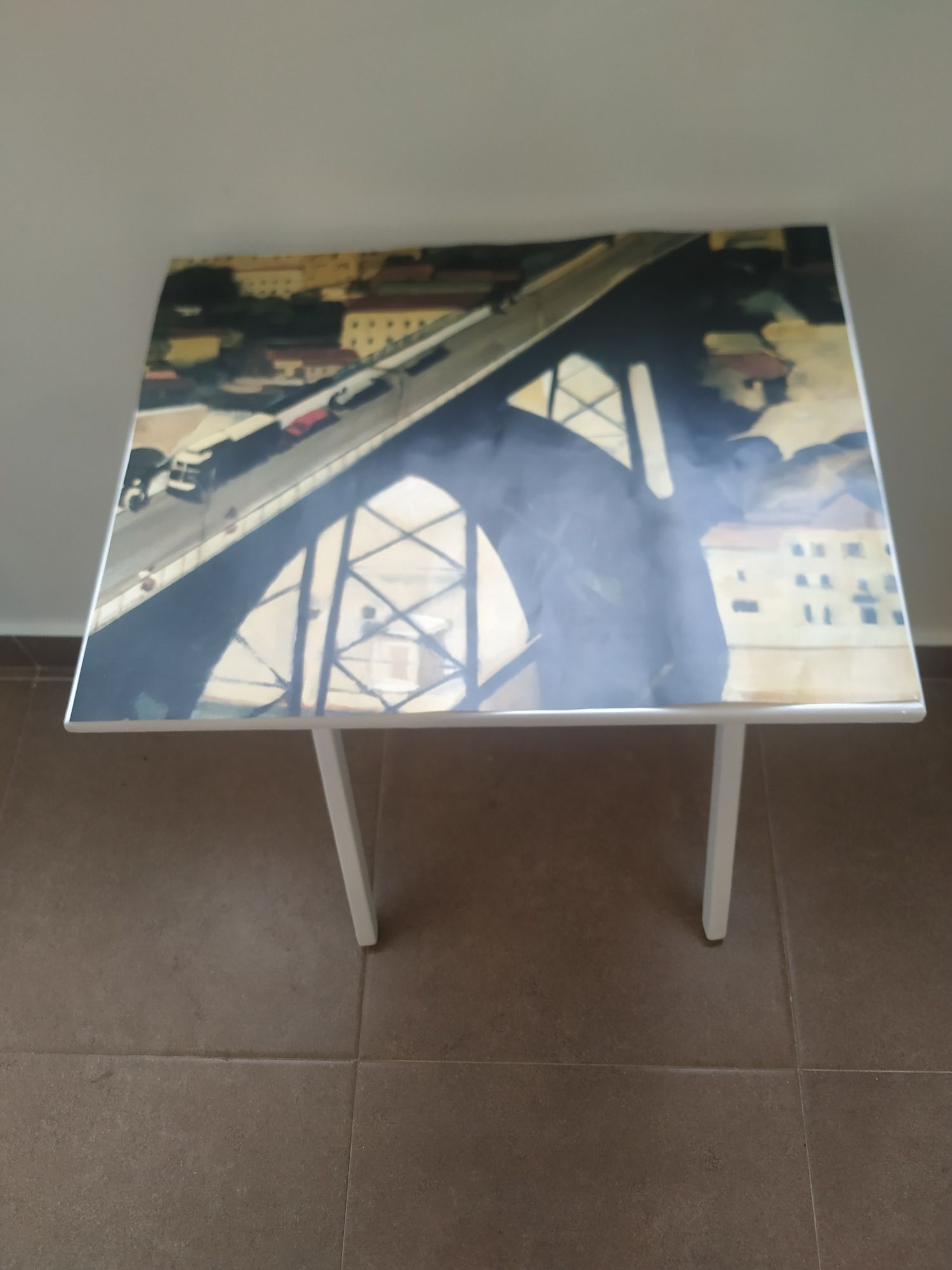 Pequena mesa/ secretária articulada NOVO PREÇO