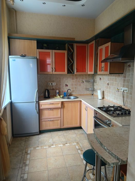 2-к подобово погодино центр А.Артинова Smart.tv