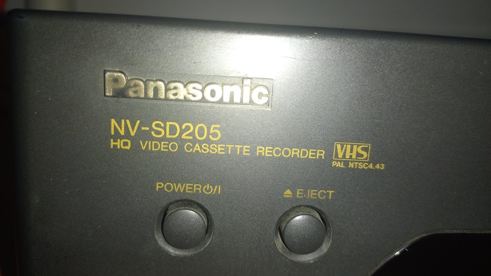 Продам видеомагнитофон Panasonic  NV-SD205