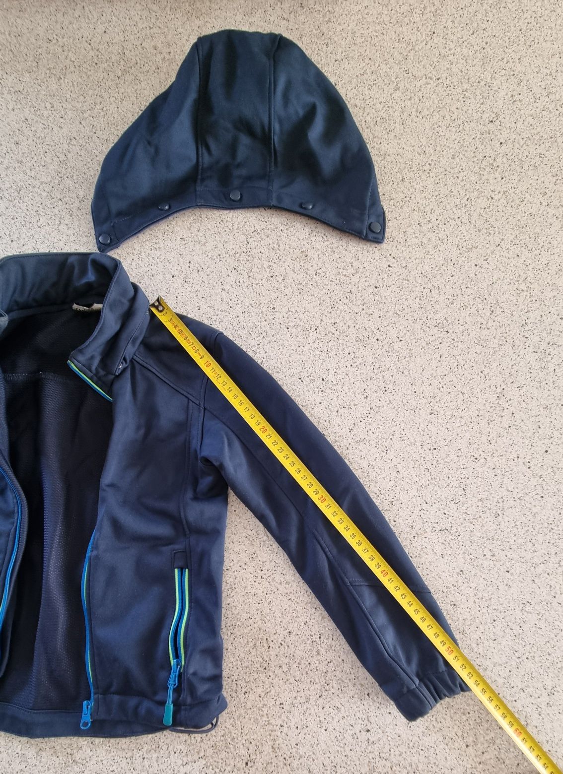 Куртка-ветровка на ріст 122-128