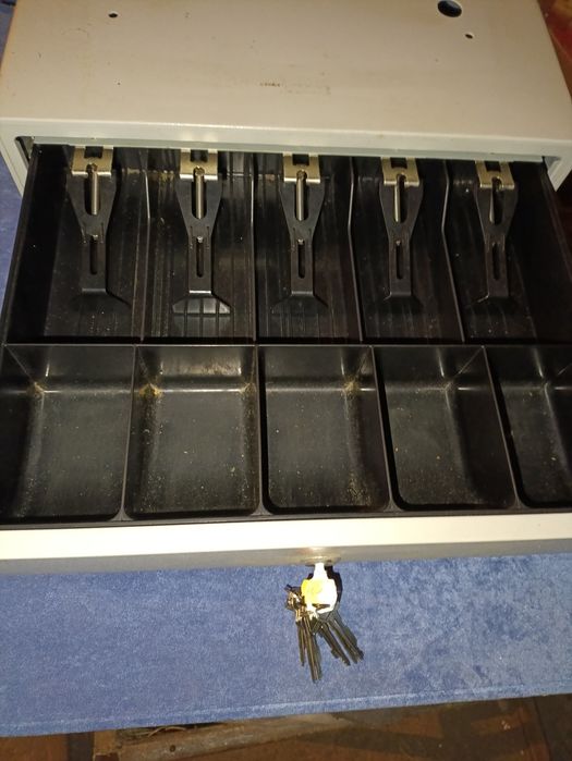 Касовий ящик б/в