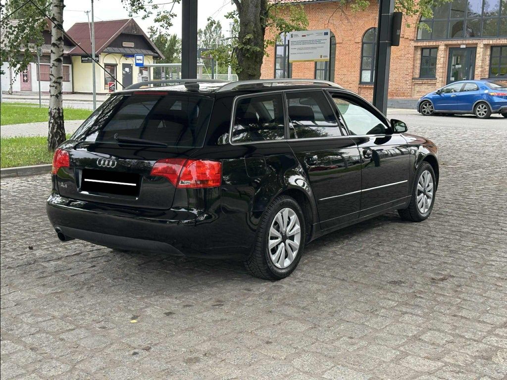 Ładna Audi A4 b7   1.6 8v z gazem klimatronik