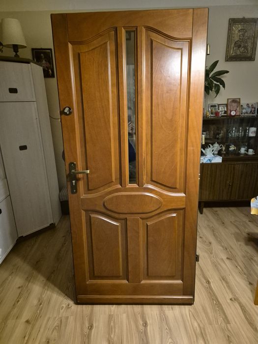 Drzwi zewnętrzne drewniane