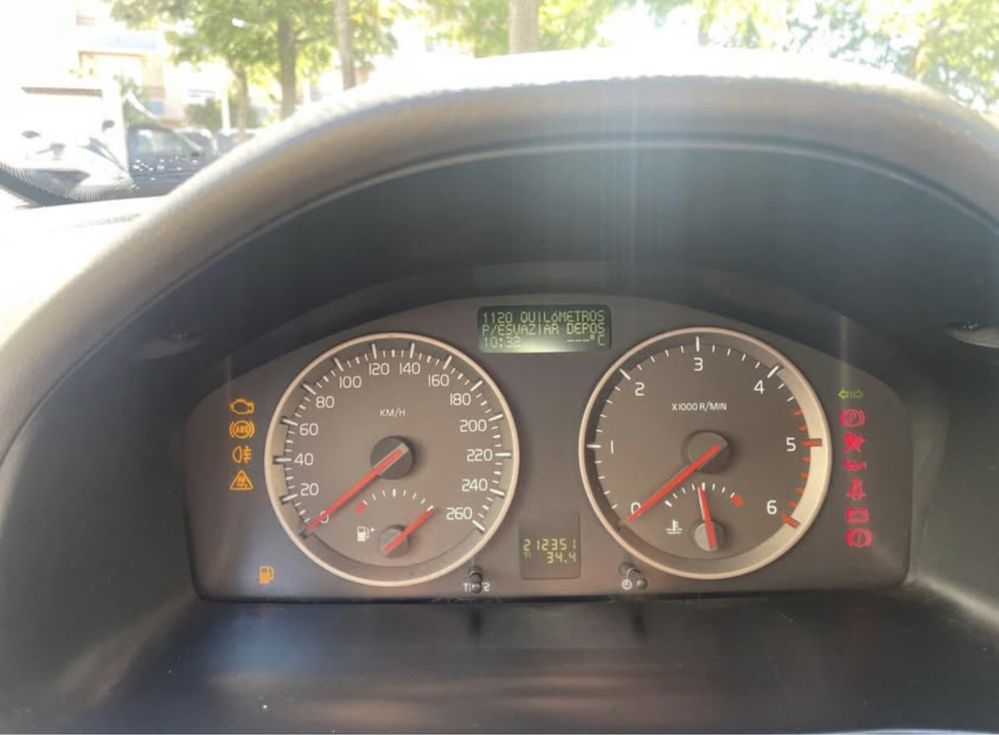 Vendo ou Troco Volvo V50 por Comercial