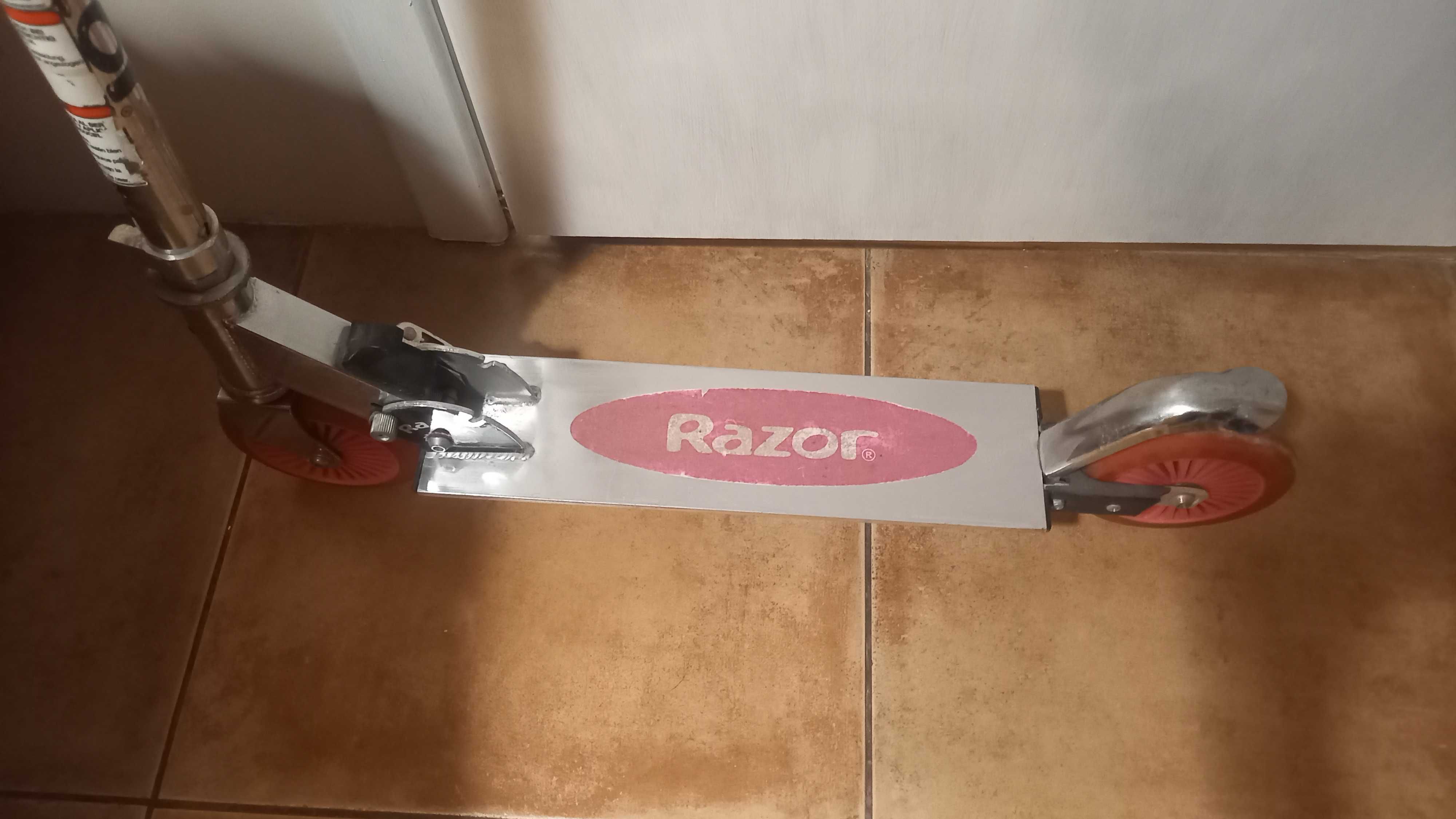 Hulajnoga Razor różowa