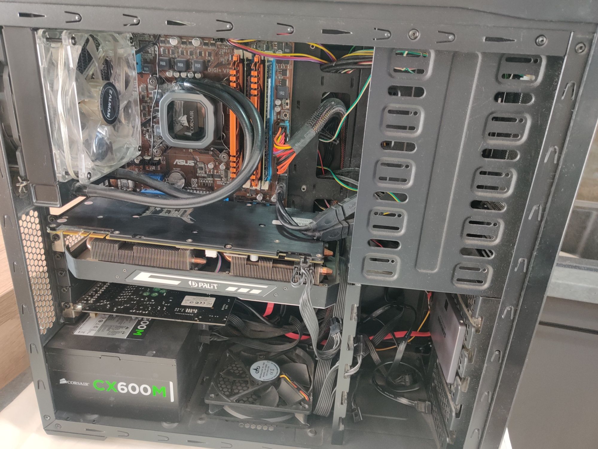 Komputer z monitorem do gier, nauki – i7 3770K 24GB RAM + GTX 1070 8GB