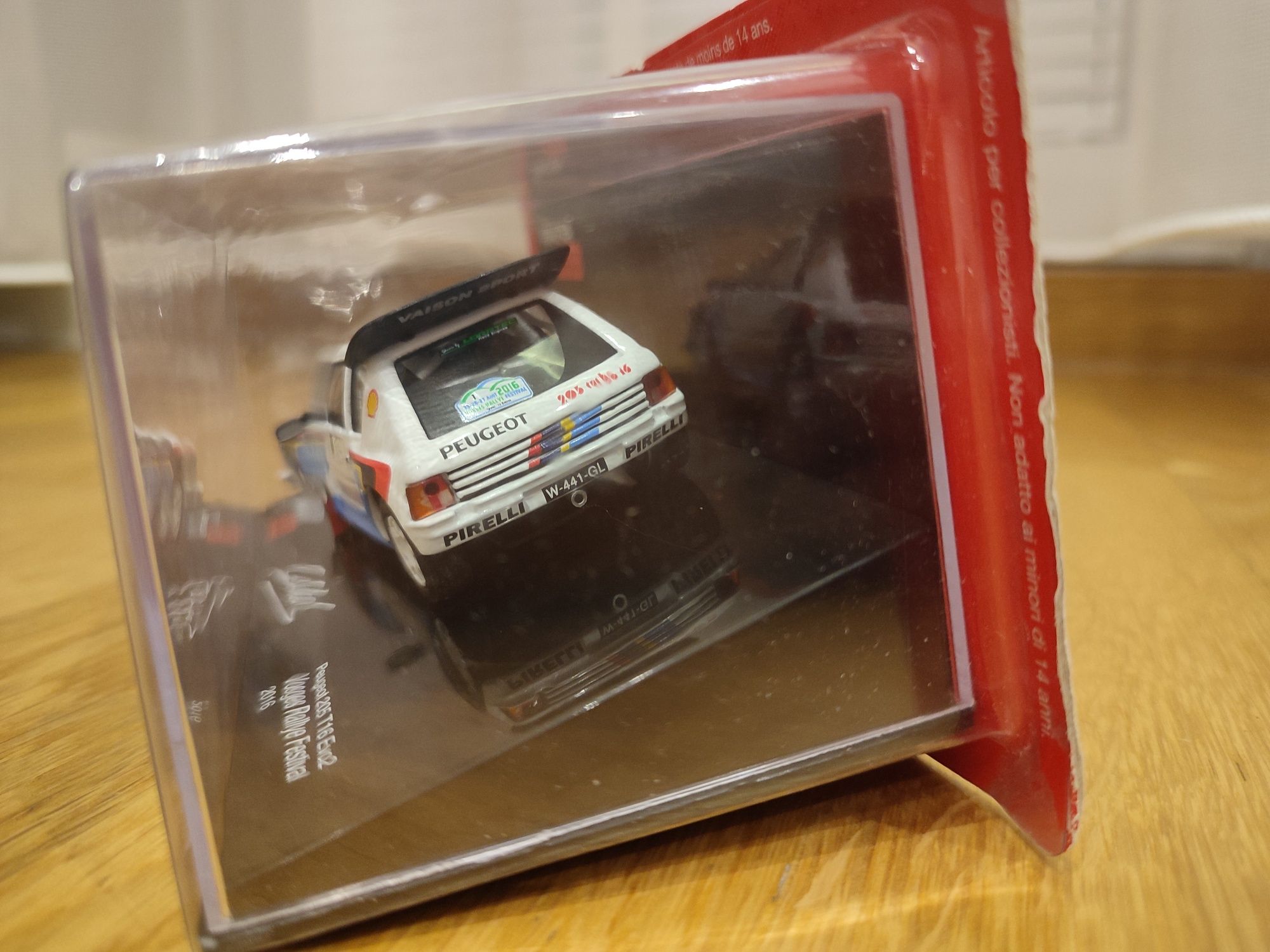 Model rajdowy Peugeot 205 Evo2 1:43.