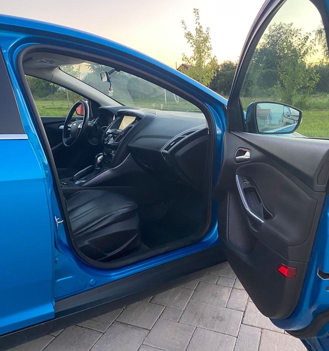 Ford Focus  Titanium  муз. с-ма "Sony"