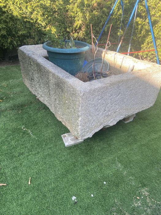 Tanque em pedra rustico