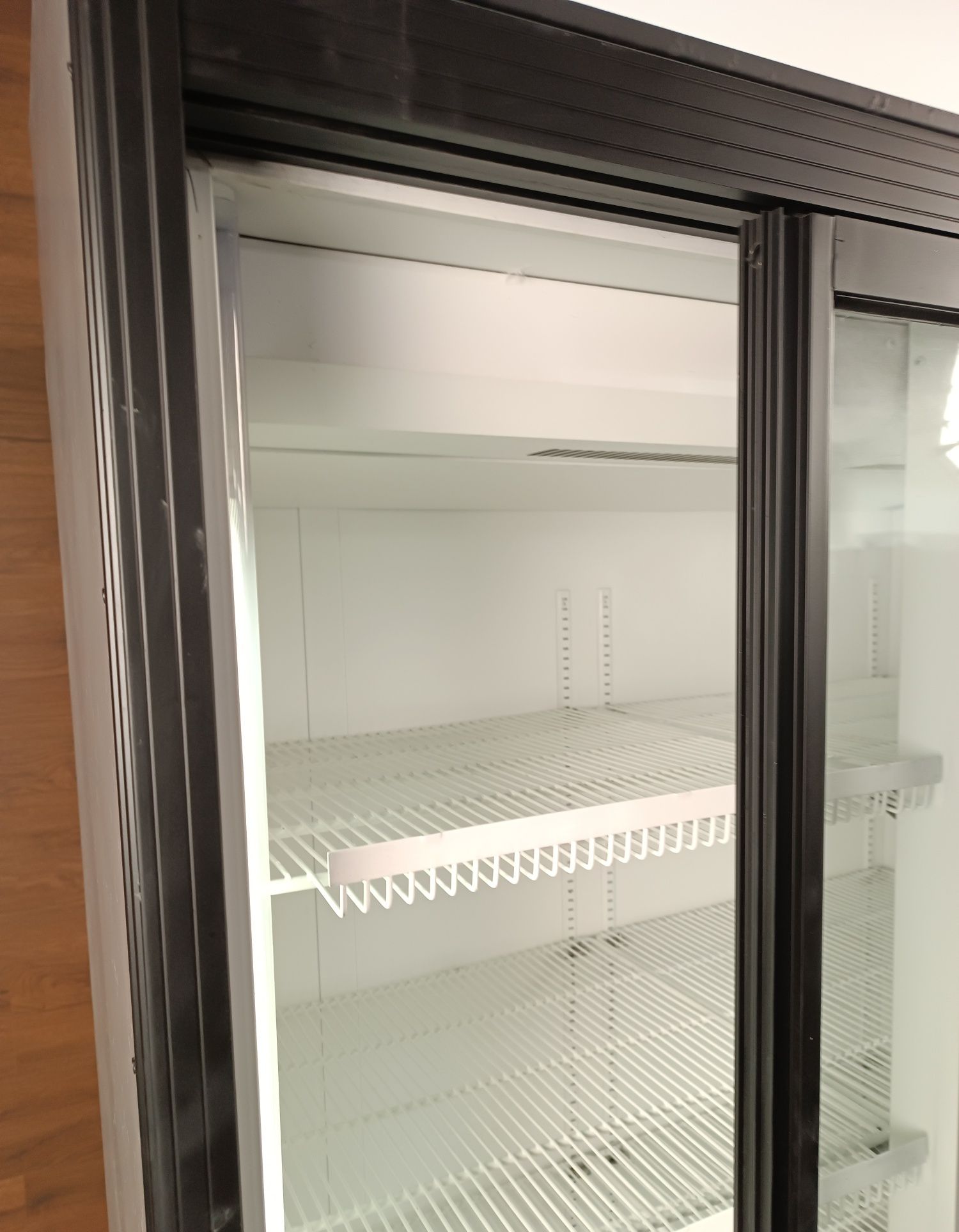 Торгова холодильник вітрина INTER-950Т Ш-0,9СКР для напоїв БУ гарантія