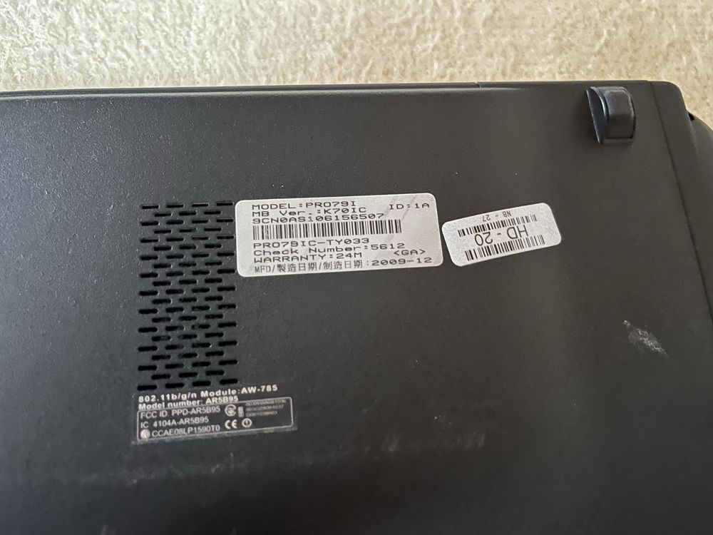 Laptop 17 cali asus