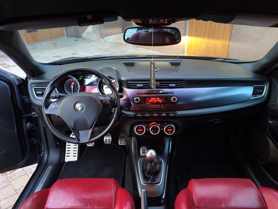Alfa Romeo Giulietta 1.4T-Jet*BEZ WKŁADU*ŚLICZNA*Zadbana*BiXenon*PDC*