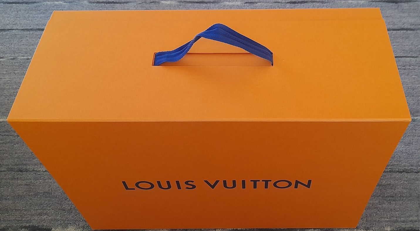 Louis Vuitton . Stylowe i wysokiej jakości. Stam bardzo dobry. Pudełko