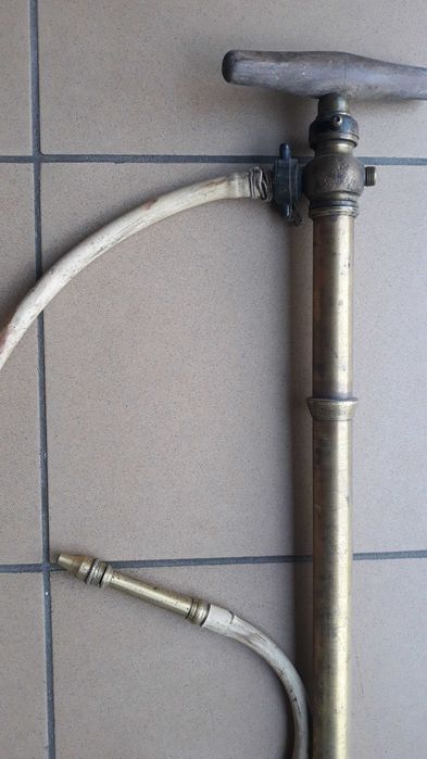pompa , lampy . , I-phon ,pilot i podstawa , bransoletki  , zamek