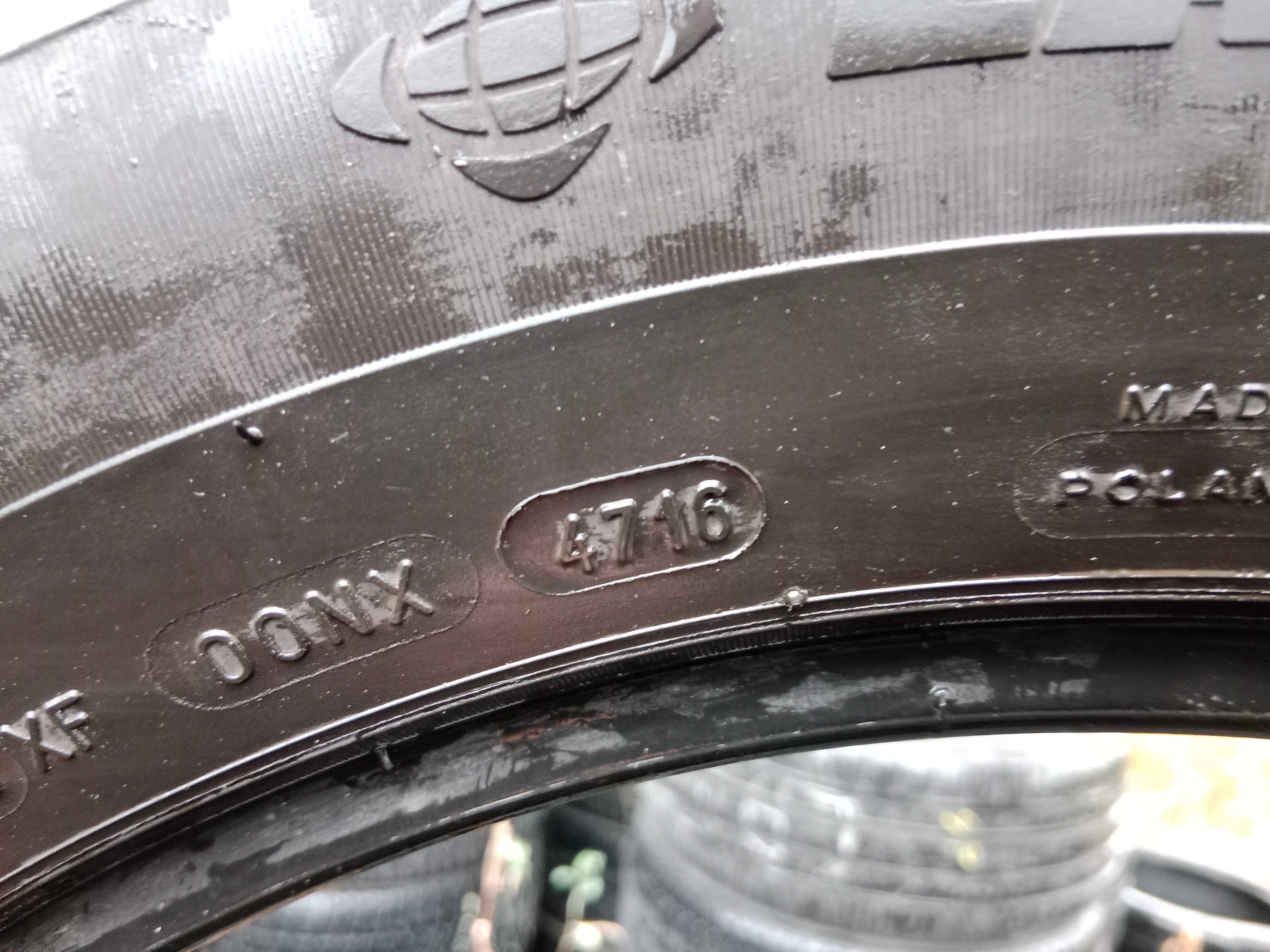 Opona używana zimowa 235/60R18 Michelin Latitude Alpin LA2 1szt.