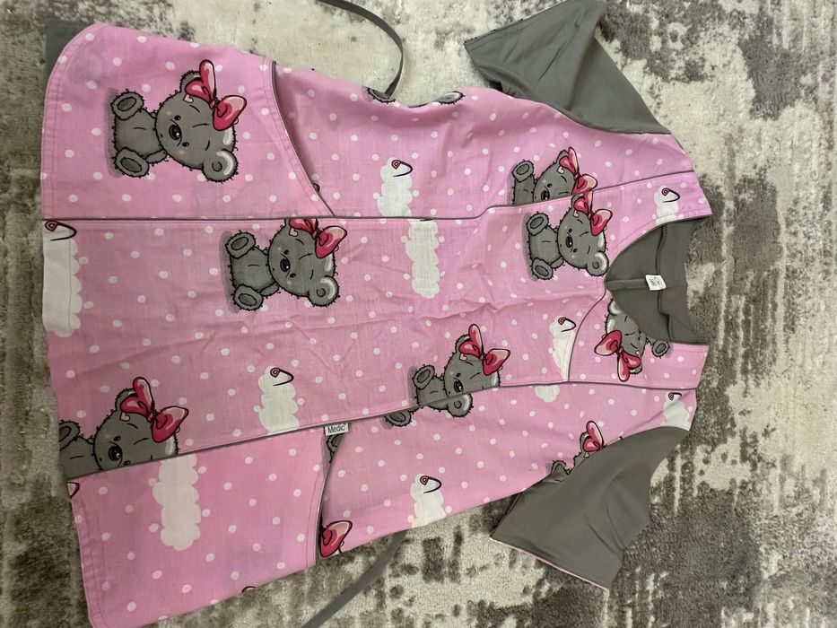 Жіноча медична куртка