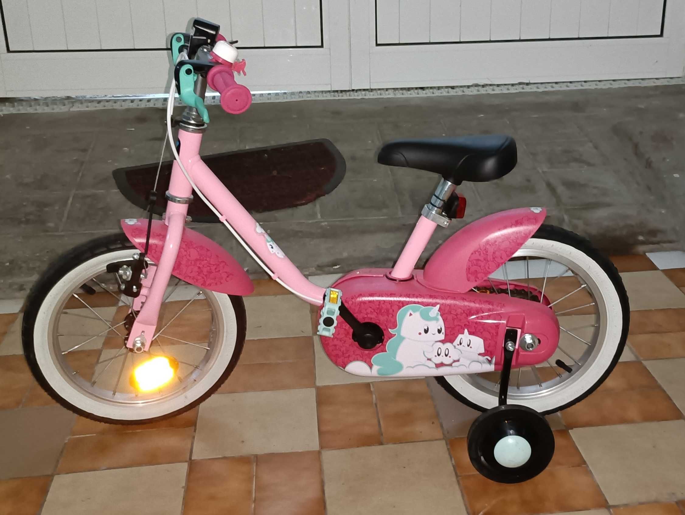 Bicicleta menina com pouco uso