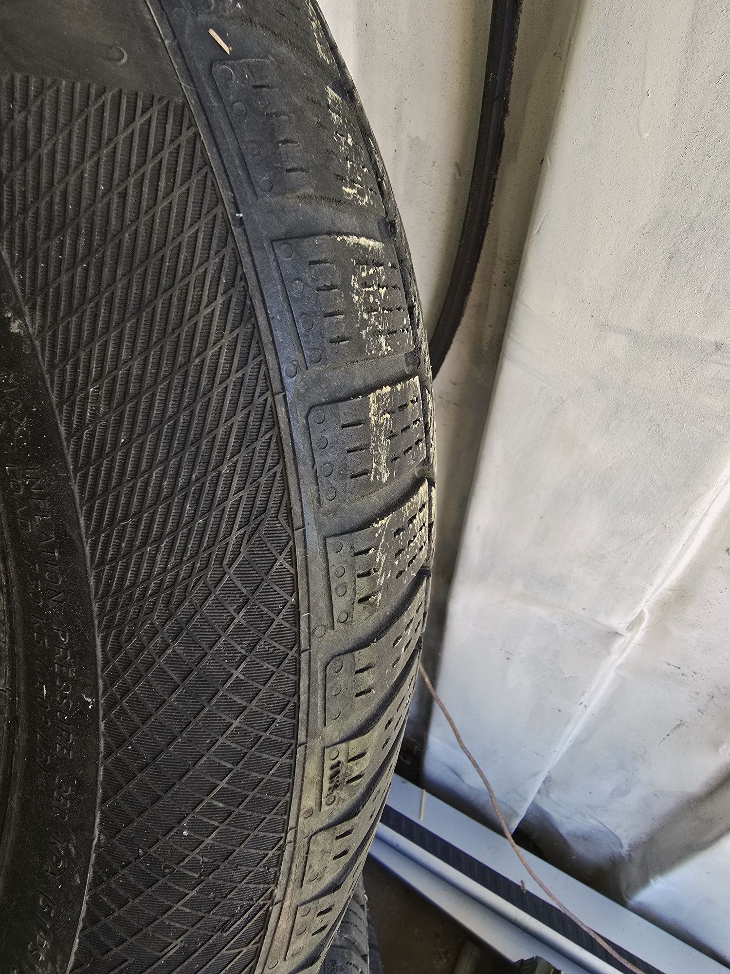 Зимня резина Continental, R17