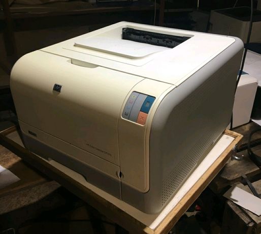 Принтер кольоровий HP Color LaserJet CP1215