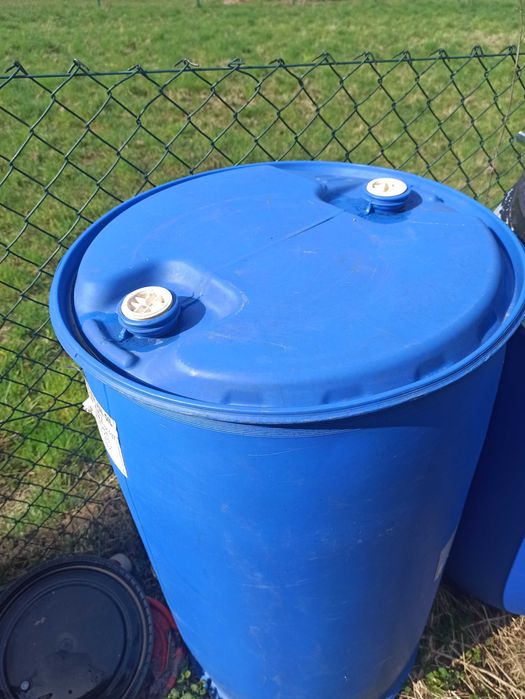 Beczki 200 l używane z korkami