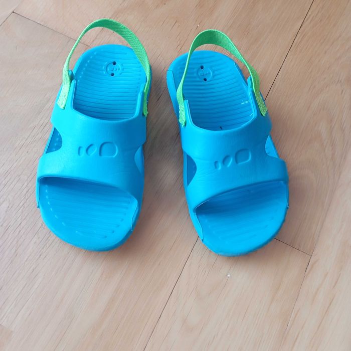 Klapki, sandały basenowe chłopięce 23/24